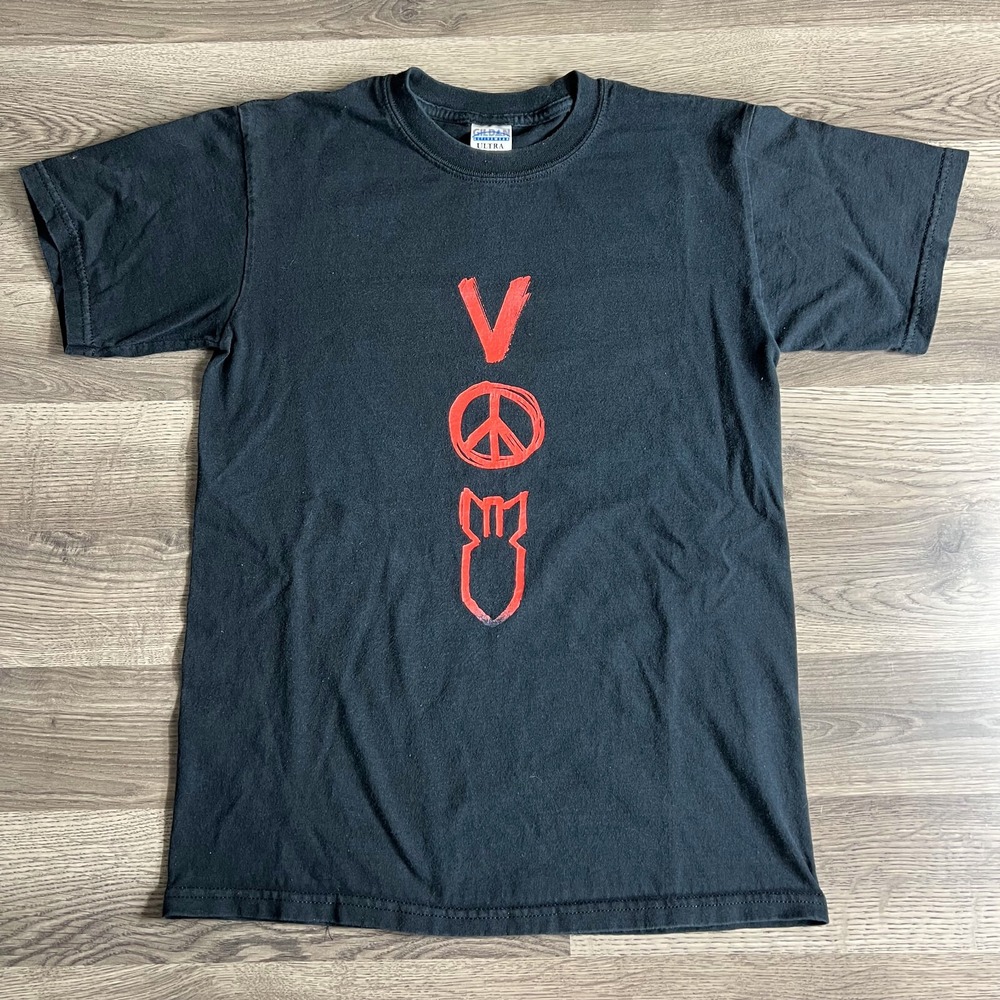 U2 Vertigo Tour T Shirt‎ Mens Small 2006 Rock Music Bono The Edge Peace SIgn